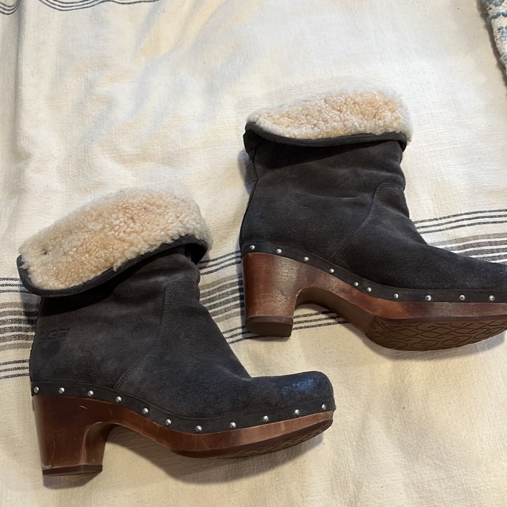 Ugg Gray Sherpa Lined Lynne’s Clog Boot - Size 7 - image 2